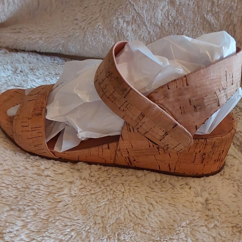 🌺 NEW Gentle Souls by Kenneth Cole Cork Wedge Sandals - Picture 5 of 10